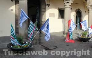 Il sit-in in piazza del Comune
