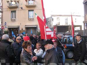 Il sit-in di fronte all'Inps