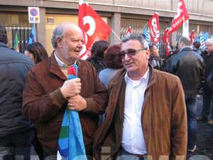 Il sit-in di fronte all'Inps