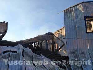 L'incendio a Mondo Convenienza
