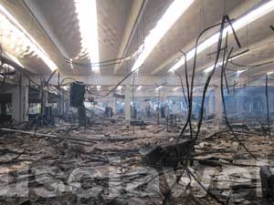 Incendio al capannone di Mondo Convenienza