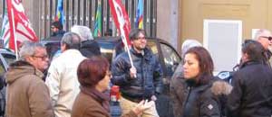 Il sit-in di fronte all'Inps