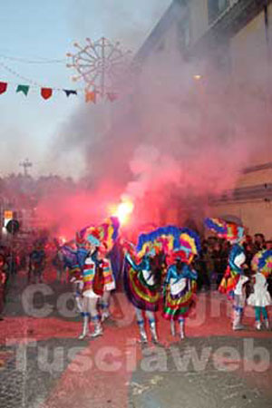 Maschere e carri delle passate edizioni del Carnevale ronciglionese Ronciglione