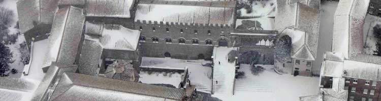 Il palazzo Papale visto dall'elicottero