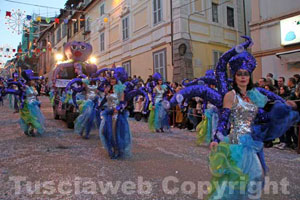 Maschere e carri delle passate edizioni del Carnevale ronciglionese Ronciglione