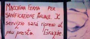Uno dei cartelli sui distributori di acqua senza arsenico
