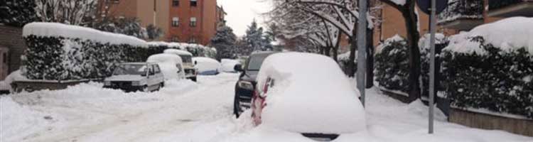Santa Barbara sommersa dalla neve