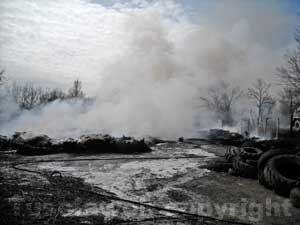 L'incendio nel deposito a Onano