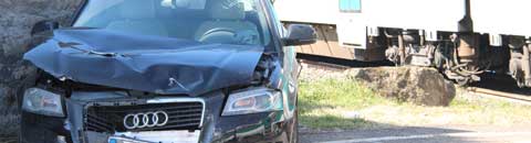 Bagnaia - Auto contro un treno