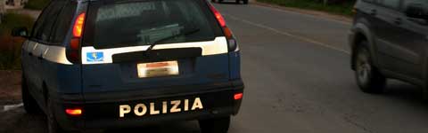 Una pattuglia delle polizia