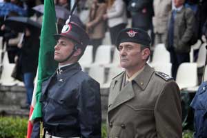 Il comandante della scuola sottufficiali dell'esercito, generale Roberto Ranucci