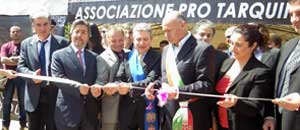 Battistoni all'inaugurazione della mostra