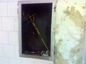Il Crocefisso all'interno della camera mortuaria