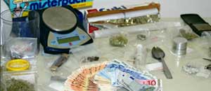 Il materiale sequestrato dai carabinieri