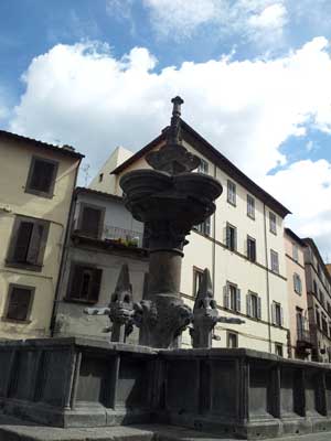 Fontana grande a Viterbo