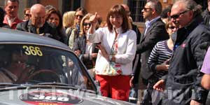 Renata Polverini al passaggio delle Mille Miglia