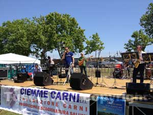 Il palco alle piscine Carletti