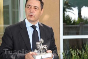 Il sindaco Marini con il leone di Viterbo