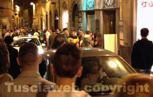 Le auto in centro a Viterbo