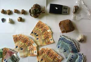 Parte dei soldi e della droga sequestrata