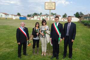 La cerimonia di gemellaggio