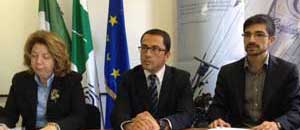 Il prefetto Scolamiero, il direttore di Confartigianato De Simone e l'assessore alle Politiche sociali Sabatini