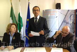 De Simone, Signori e il prefetto Scolamiero