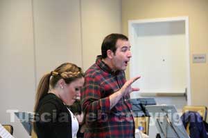 Il maestro Vignati durante le prove