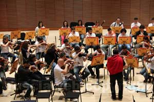 Le prove al Soka performing arts center