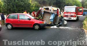 L'incidente sulla Cassia Sud tra la Punto e l'apetto