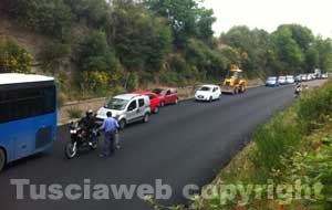 L'incidente sulla Cassia Sud tra la Punto e l'apetto