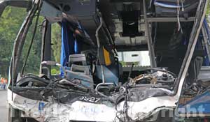 L'autobus sventrato