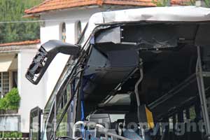 L'autobus sventrato