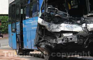 L'autobus sventrato