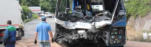 L'autobus sventrato