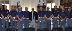 Il questore con alcuni degli agenti premiati