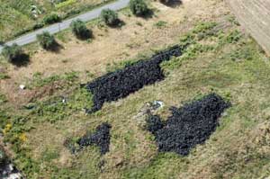Una foto aerea della discarica sequestrata