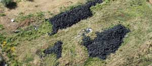 Una foto aerea della discarica sequestrata