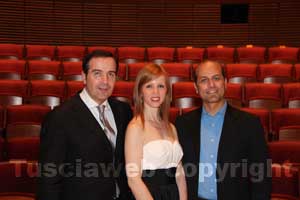 Il maestro Vignati con Valeria Monacelli e Claudio Ferri
