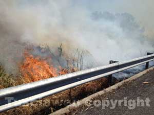 L'incendio al km 65 della Superstrada