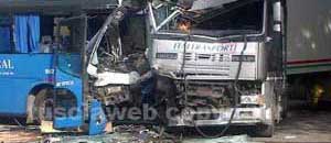 Bus contro camion sulla Cassia