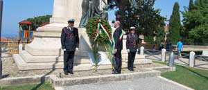 Il sindaco Mazzola rende omaggio al Monumento ai Caduti