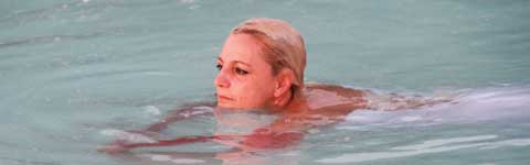 Emanuela Appolloni nel finale con tuffo nelle acque del Bullicame