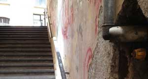 Il degrado della galleria tra via Bianchi e via Marconi