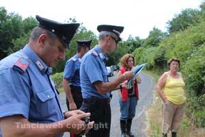I carabinieri si apprestano a rimuovere i sigilli I carabinieri si apprestano a rimuovere i sigilli