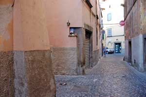 L'edicola votiva in via delle Fabbriche