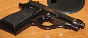 La pistola sequestrata dai carabinieri