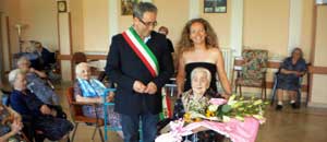 Farnese festeggia i 104 anni di Carolina Allegrini
