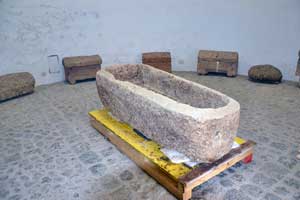 Il sarcofaco nel Museo Falisco nella Fortezza del Sangallo a Civita Castellana