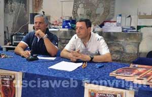 Marini e Mecarini presentano l'album delle figurine di Santa Rosa